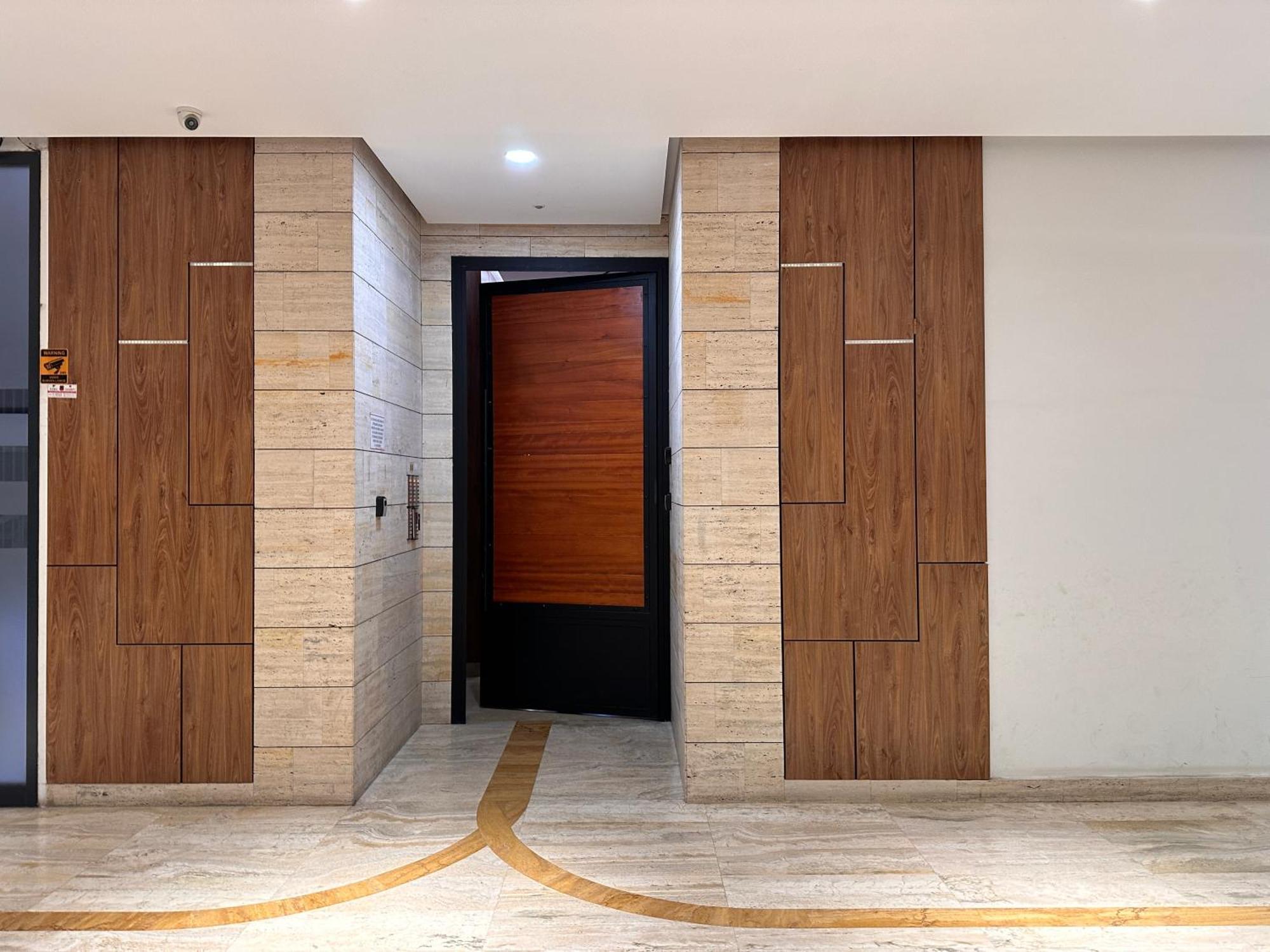 Spacious 2-Bedroom Apartment Near Center Тирана Экстерьер фото